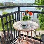 Przystan 21 - View Apartament, Bulwar, Klimatyzacja, Wanna, Parking * Iława