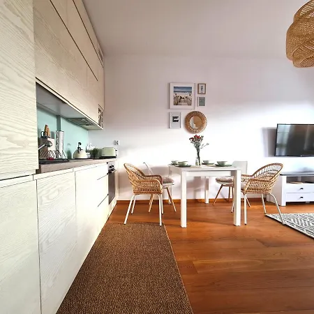 شقة Przystan 21 - View Apartament, Bulwar, Klimatyzacja, Wanna, Parking ايوافا